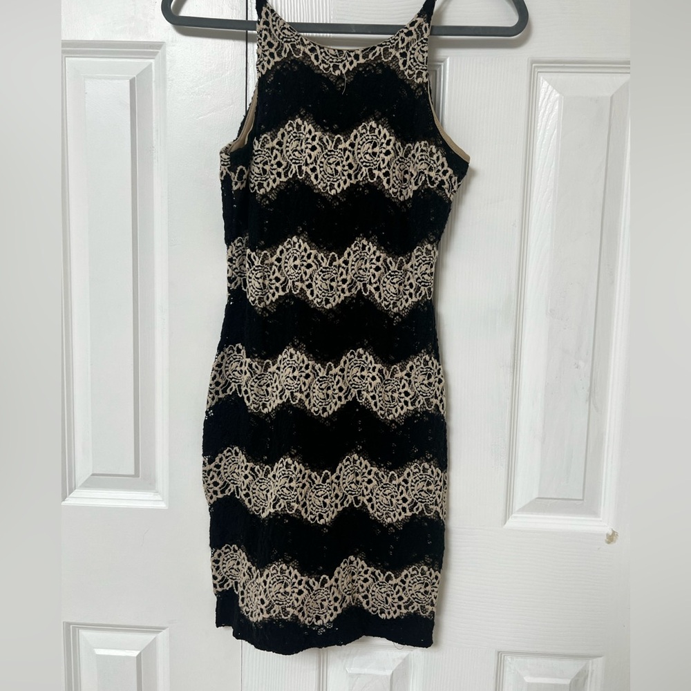 Lace black and cream dress